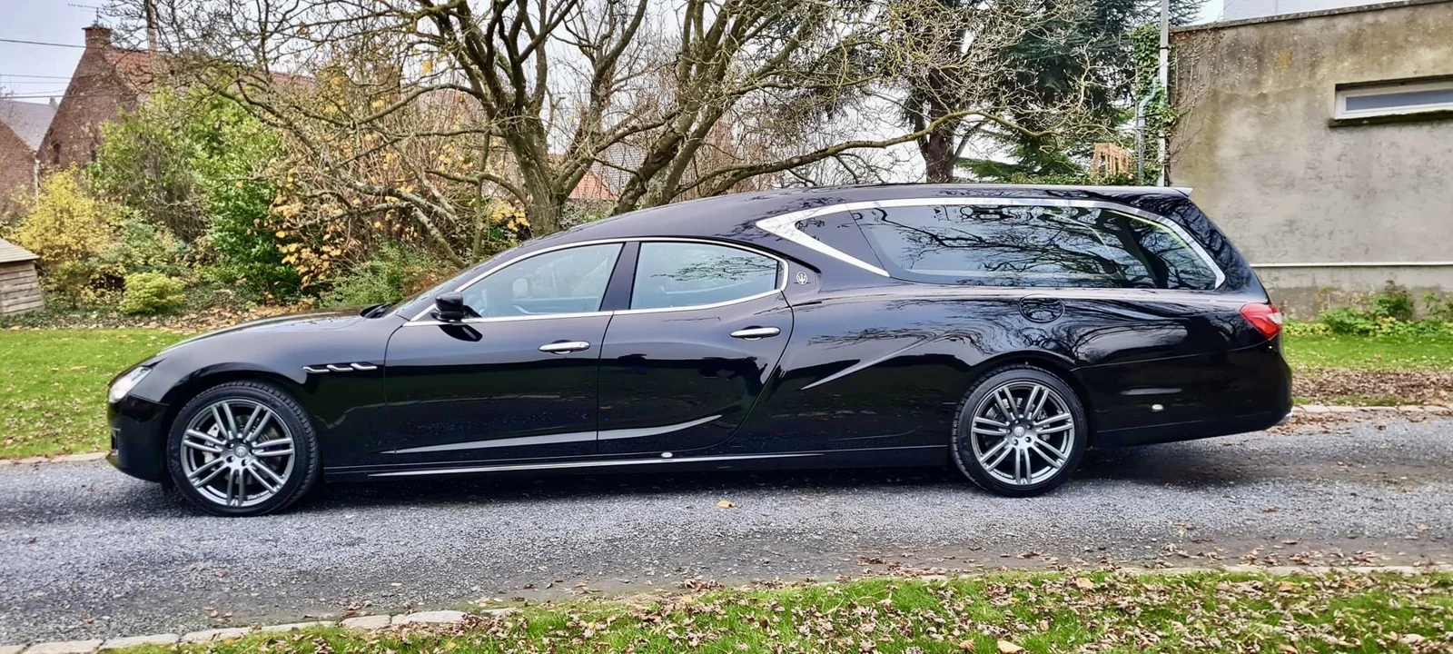 La ligne de la Maserati vue de profil