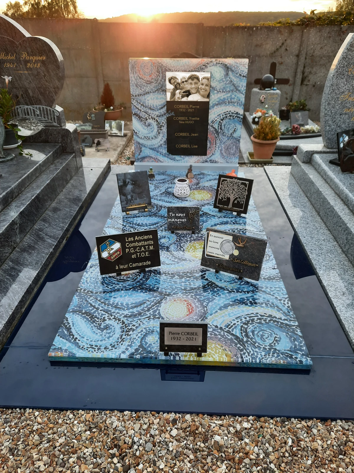 Une composition bleue associée aux souvenirs des proches